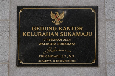 papan nama surabaya